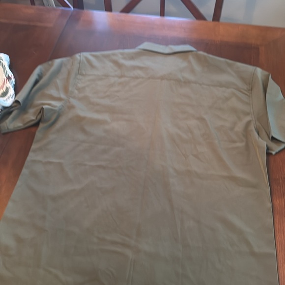 TACHUNTFISH button down new xl - Picture 4 of 4